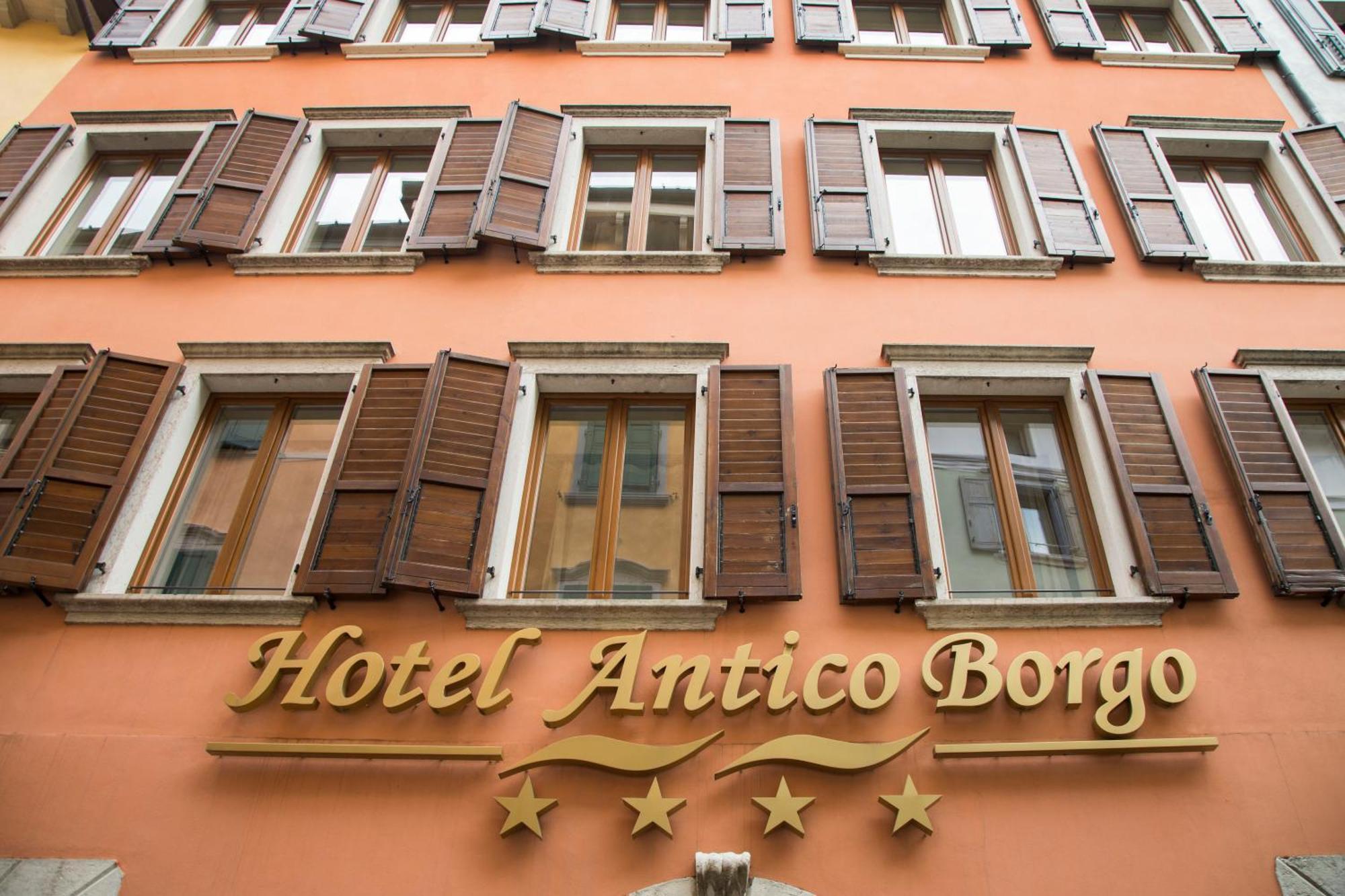 Hotel Antico Borgo Riva del Garda Exterior photo